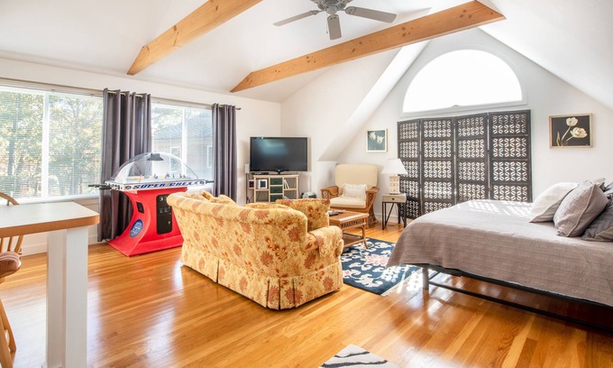 Wellfleet Apartment | Bright and Modern Wellfleet Studio Apartment Close to Ponds, Trails, and Town