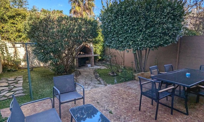 Lemasson House | Bright house with BBQ area close to town center and 15 minutes from the beach