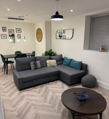 St Albans Apartment | BRIGHT & SPACIOUS Apartment, ST ALBANS CITY CENTRE, PRIME LOCATION, Walk to TRAIN STATION, Allocated PARKING SPACE