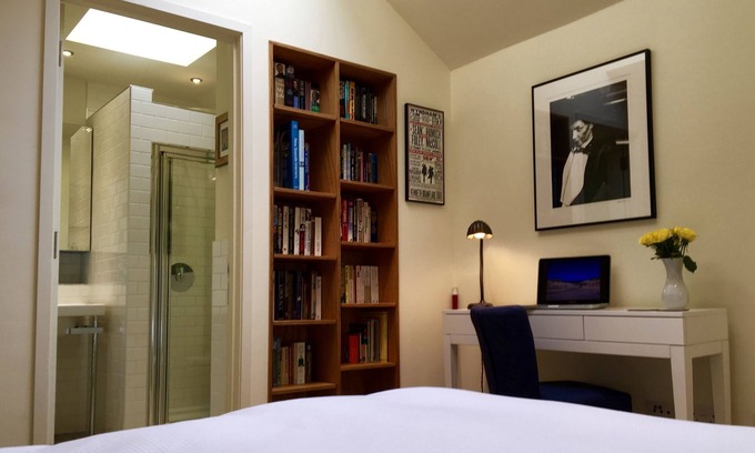 Hove House | Brighton Oasis of Calm seconds from the seafront and beach with an EnSuite Room