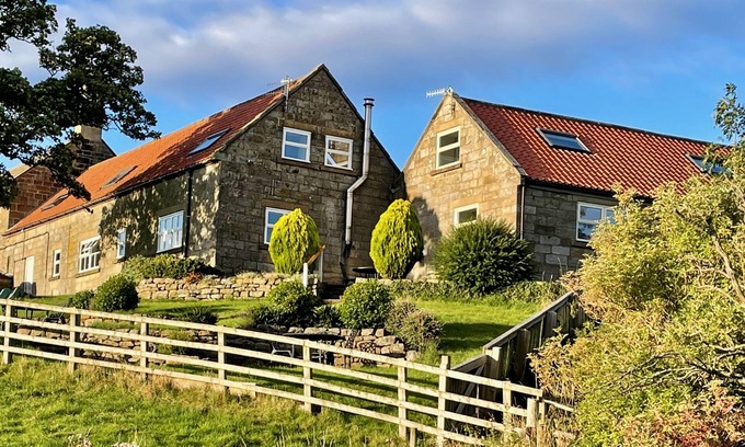 Danby Cottage | Buttercup Cottage 2-bedrooms (sleeps-4)
