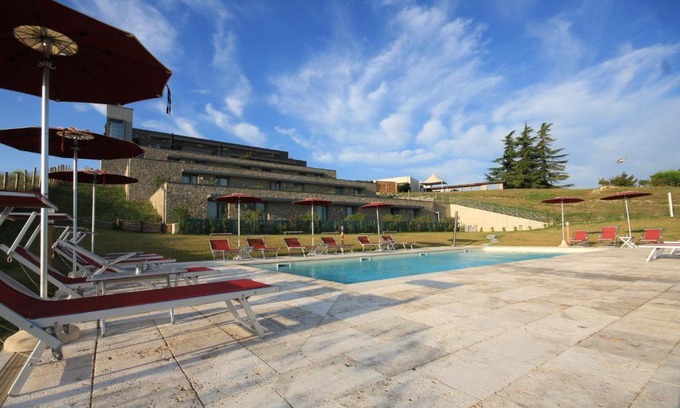 Montelupo Albese Hotel | Ca' Del Lupo