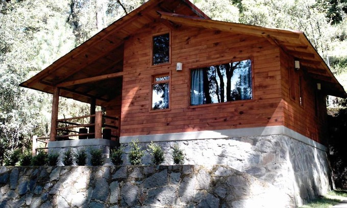 Valle de Bravo Hotel | Cabañas Alpinas López Fontes