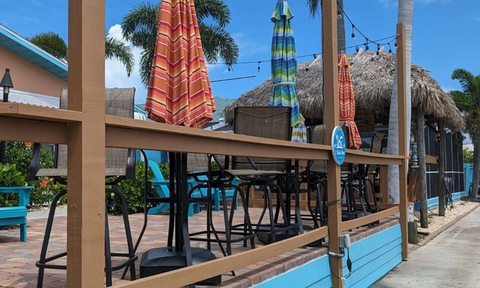 Saint James City Cabin | Cabana @ 2 Fish Inn Pool Side