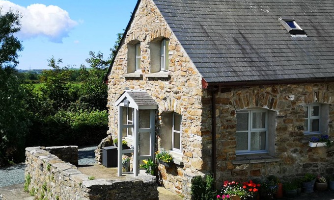 Rhosybol Cottage | Cabin ∙ 2 bedrooms ∙ 4 guests