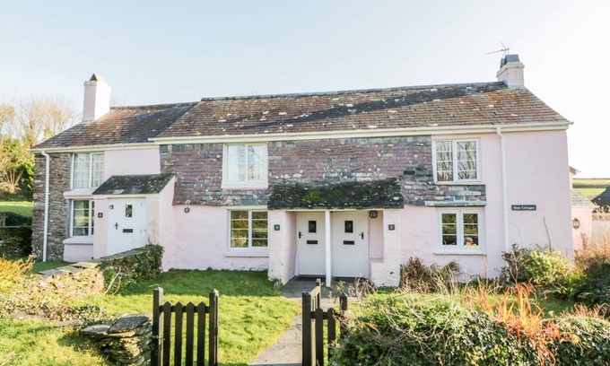 Lansallos Cottage | Cabin ∙ 2 bedrooms ∙ 4 guests