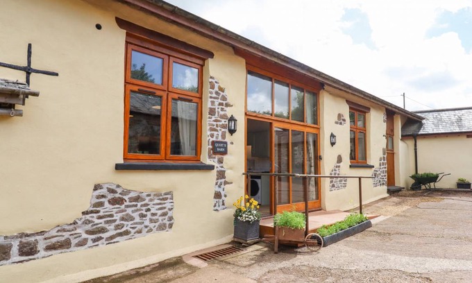 Christchurch Cottage | Cabin ∙ 2 bedrooms ∙ 4 guests