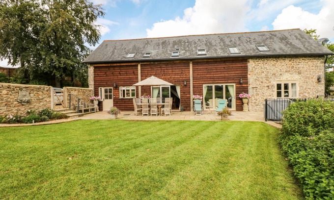 Worlington Cottage | Cabin ∙ 4 bedrooms ∙ 8 guests
