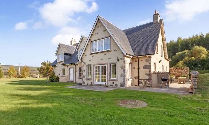 Ardgay Cottage | Cabin ∙ 5 bedrooms ∙ 10 guests