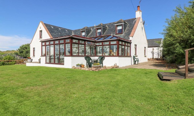 Cruden Bay Cottage | Cabin ∙ 5 bedrooms ∙ 8 guests