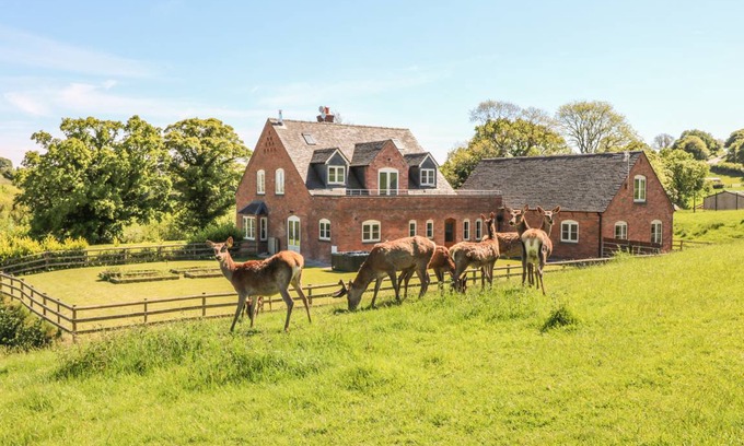 Turnditch Cottage | Cabin ∙ 6 bedrooms ∙ 10 guests