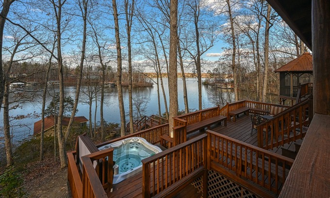Mineral Cabin | Cabin on the Cove perfect family getaway with a year around hot tub!