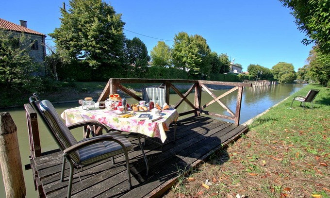 Oriago Apartment | CADIFIORE-B & B11 - room w / bath in Country house riverside, parking in private parc