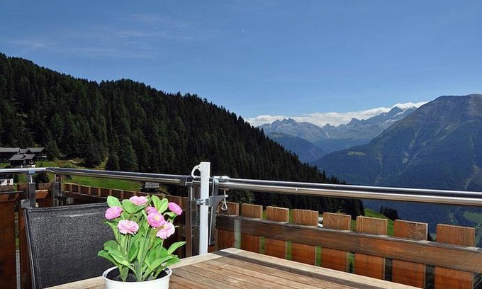 Bettmeralp Apartment | Camelot 5