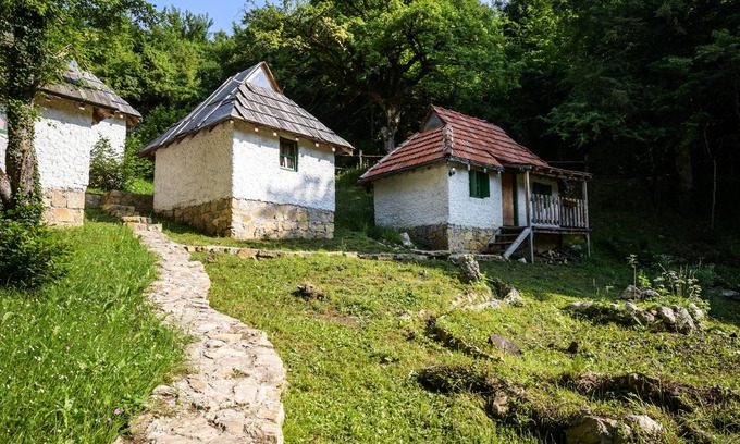 Foca Apartment | Camp Divlja Rijeka
