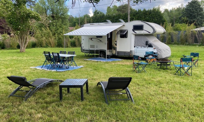Le Vaudoue House | Camping Car au Charme de la Forêt with garden Forêt Trois Pignons on foot.