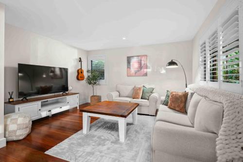 Cams Wharf Villa | Cams Wharf Hideaway Raffertys Resort