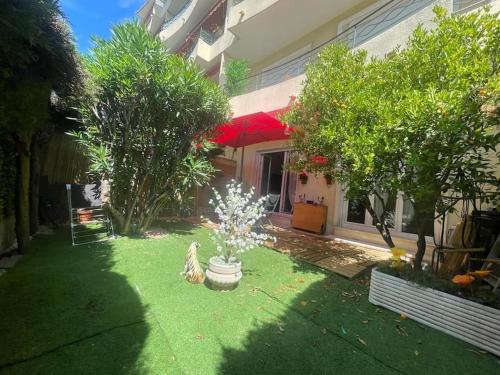 Carnot Apartment | Cannes Cosy Oasis