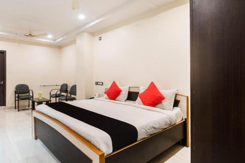 Guntur Hotel | Capital O Aditya Grand