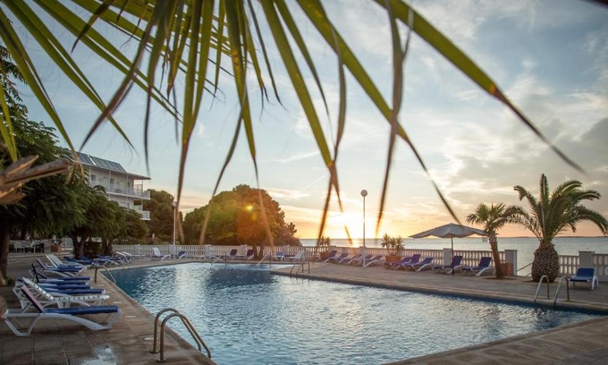 Alcanar Hotel | Carlos III