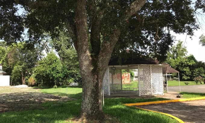 Thibodaux Hotel | Carmel Inn & Suites