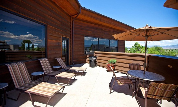 Minden Hotel | Carson Valley Motor Lodge & Suites