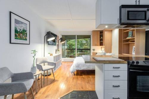 Whistler Creekside Apartment | Casa Creekside - Walk to Gondola, Shops, lakes!