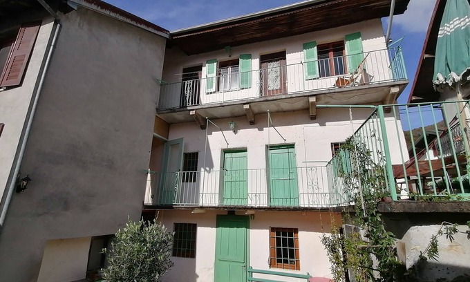 Brolo House | Casa D'arte in den Bergen am Ortasee - bis 16 Personen