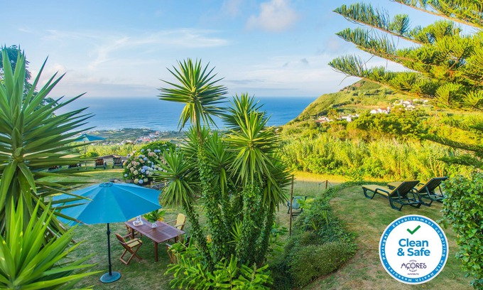 Ponta Delgada House | Casa de Pilatos - Country house Azores with stunning sea views