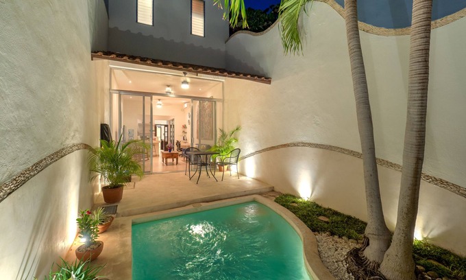 Barrio de Santiago House | Casa Gatita, Santiago Stunner with Garage