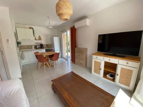Brouilla Apartment | Casa Pépé Brouilla