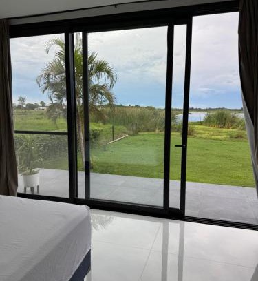 Corrientes House | Casa sobre Laguna Brava - Tranquilidad y Naturaleza en Barrio Privado