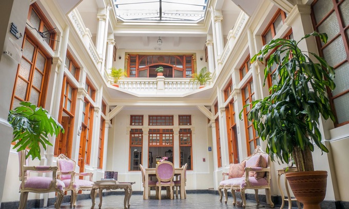 Quito Historic Center Hotel | Casona 1914 Quito - Gothic Cathedral View Rooftop
