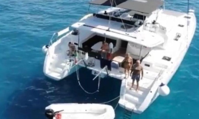 Nidri Boat Rental | Catamaran mia