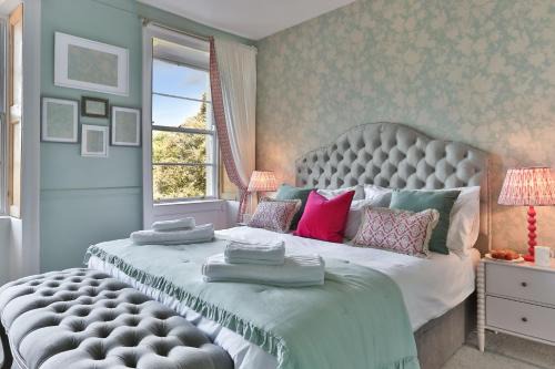 Upper Town House | Catharine Place