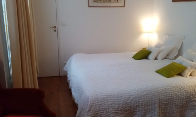 Saint-Germain-des-Pres Apartment | Center ville St GERMAIN PRES historic center close to river comfort calm bright
