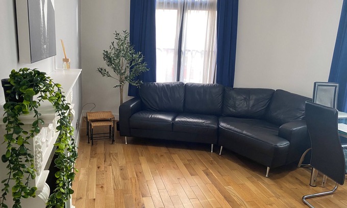 Holborn and Covent Garden Apartment | Central 1BR Retreat in Holborn
