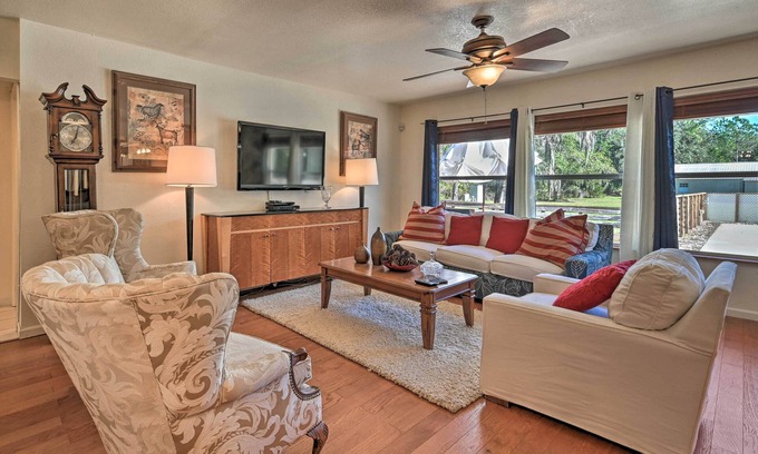 Umatilla House | Central Florida Escape on 5 Acres w/Grill & Pool!
