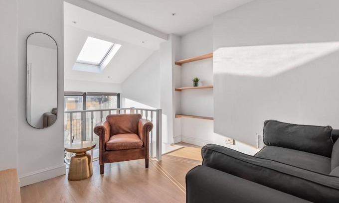 Warwick Apartment | Central London-Modern Contemporary Flat
