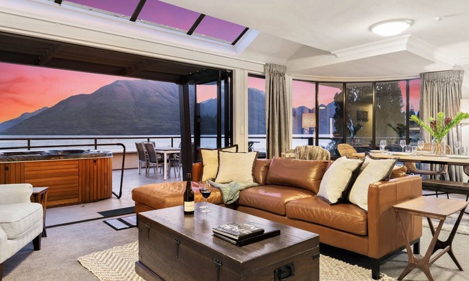 Queenstown Apartment | Central Luxury at The Beacon | Hot Tub | Fireplace