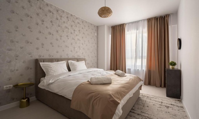 Sector 5 Apartment | Central Spacious Apartment 606