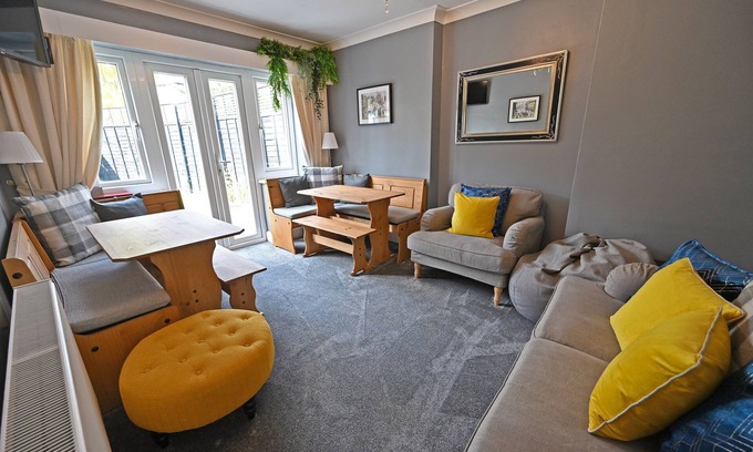 Stratford-upon-Avon House | Central Townhouse Perfect For Get-Togethers Sleeps 10