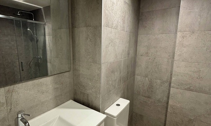 Valladolid City Centre Apartment | Centrally located apartment within walking distance of the Cathedral! Ideal for couples, with parking.