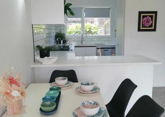 Takapuna Apartment | Centre Takapuna 2 Beds & Garage & Netflix