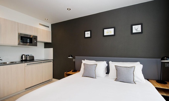 Les Grands Carmes Apartment | CENTRE VIEUX PORT - Large Studio Apartment Sleeps 3