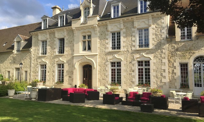 Fere-en-Tardenois Hotel | Château de Fère