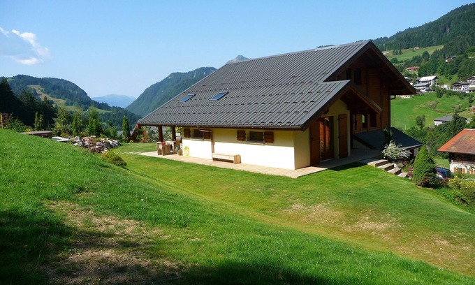 Les Gets Ski Chalet | Chalet in Les Gets with Ski-In/Ski-Out Access