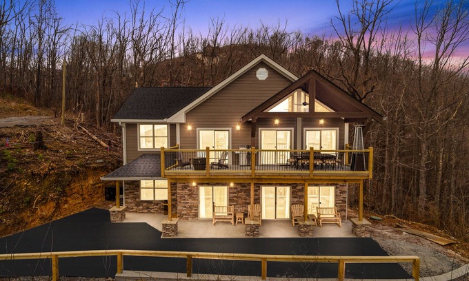 Chalet Village North Cabin | Chalet Village Cabin! 3 King Suites, Hot Tub, INSANE Views & Fire Pit