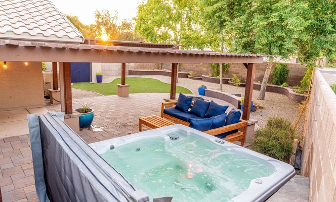 Provinces Master Community House | Chandler Oasis: Patio, Hot Tub & Nearby Parks