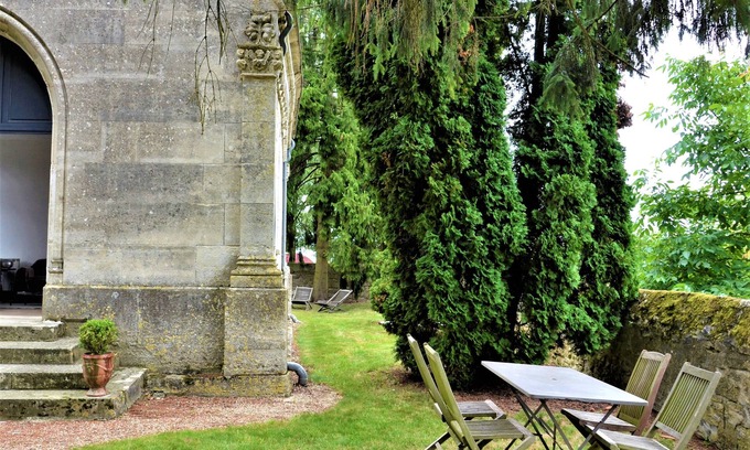 Retz-en-Valois Agglomeration Cottage | Chapel dating from 1810, restored in charming cottage.